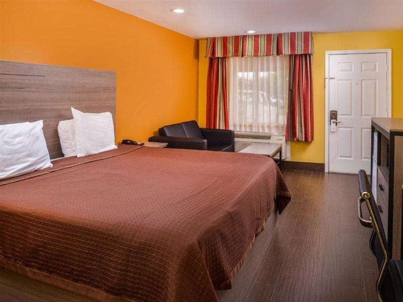 Americas Best Value Inn West Columbia Екстериор снимка