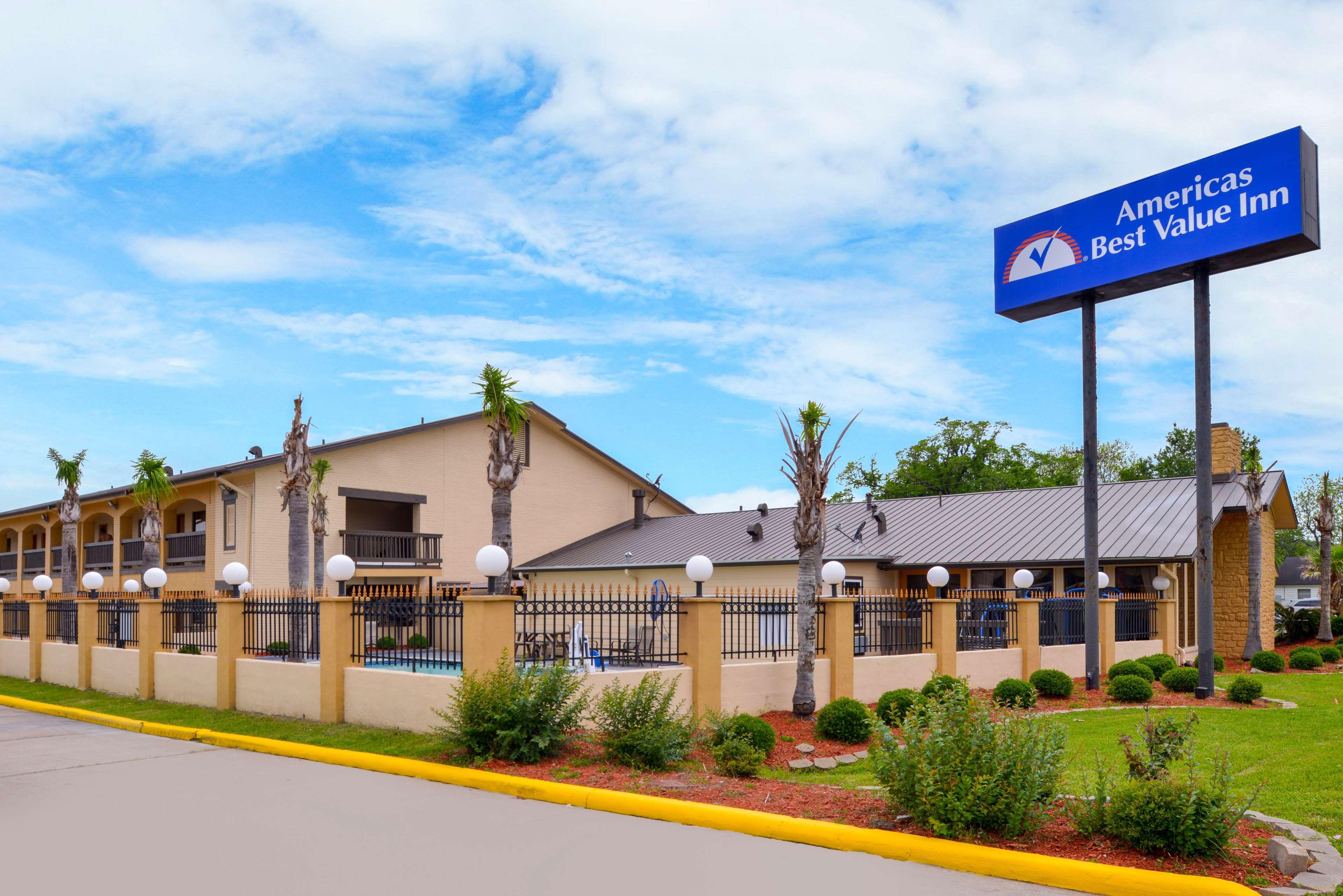 Americas Best Value Inn West Columbia Екстериор снимка
