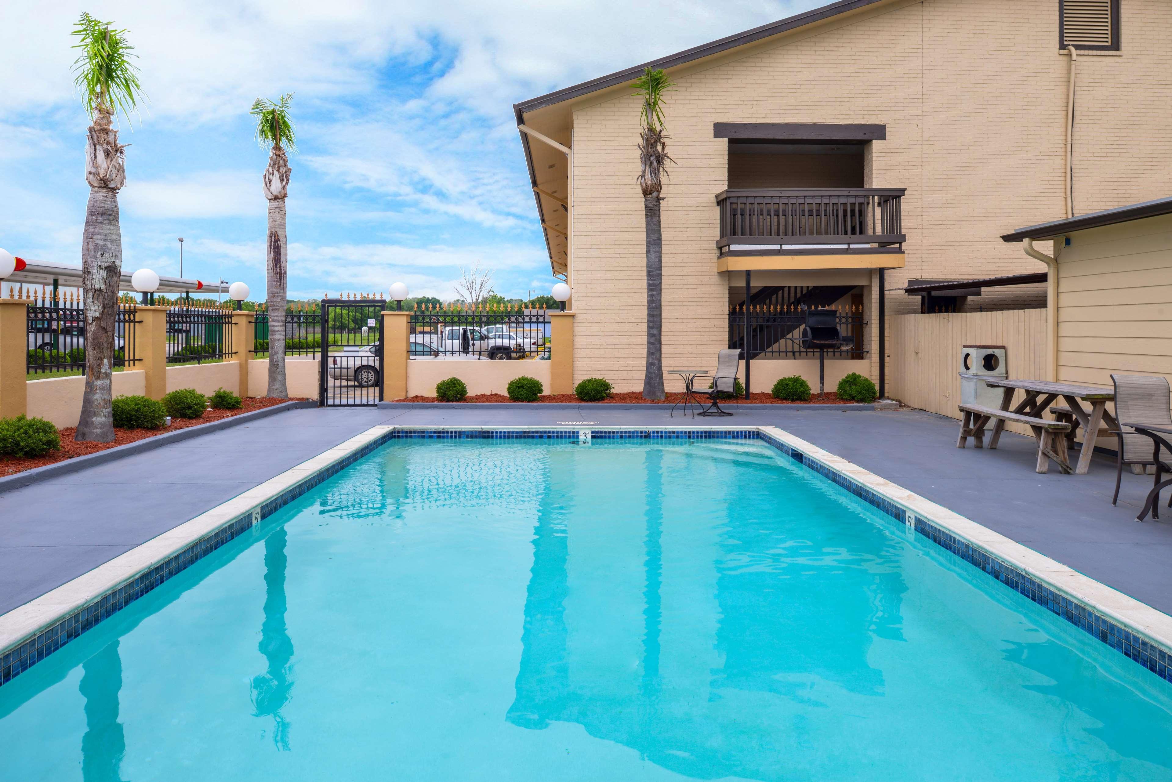 Americas Best Value Inn West Columbia Екстериор снимка