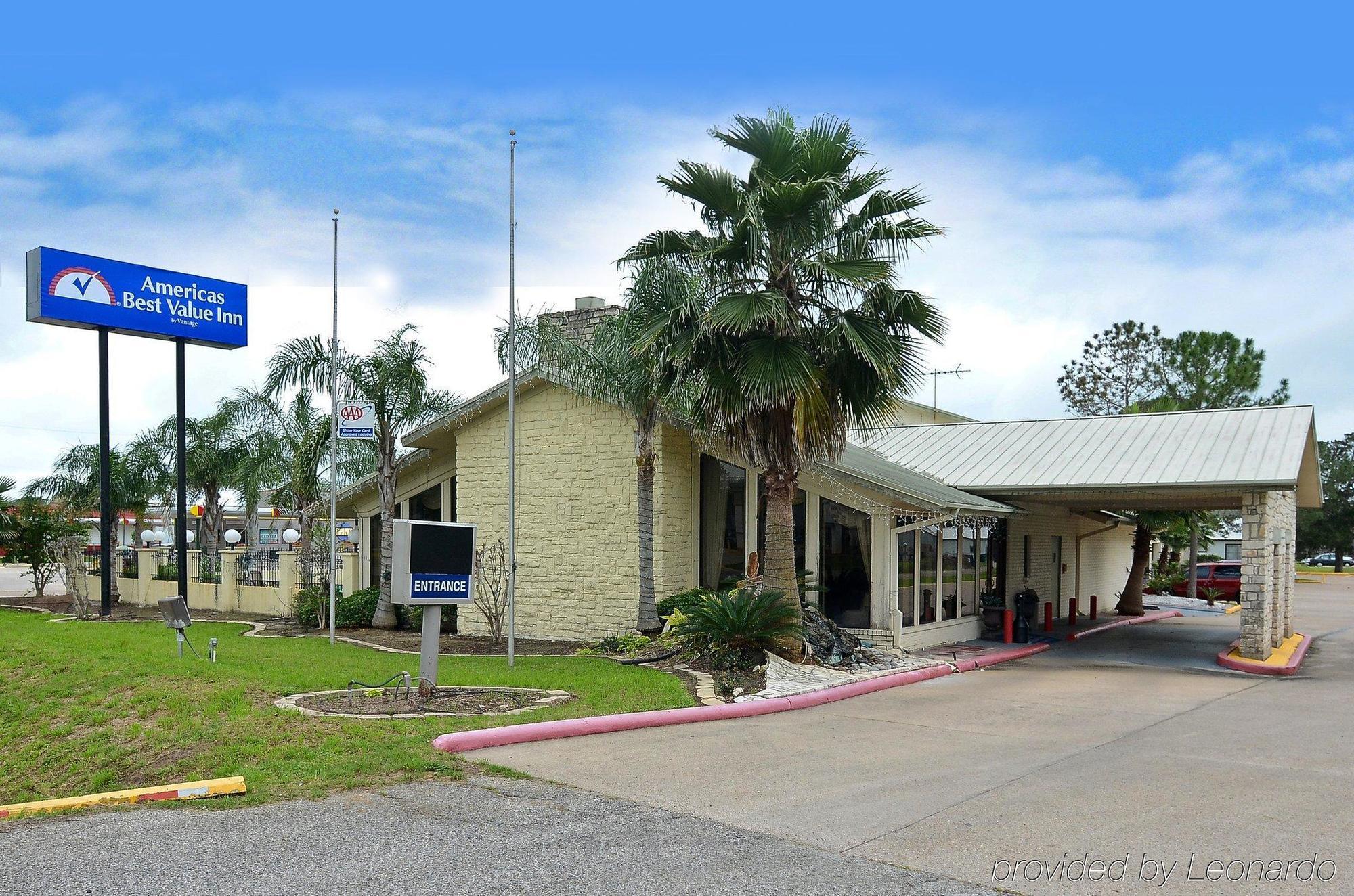 Americas Best Value Inn West Columbia Екстериор снимка