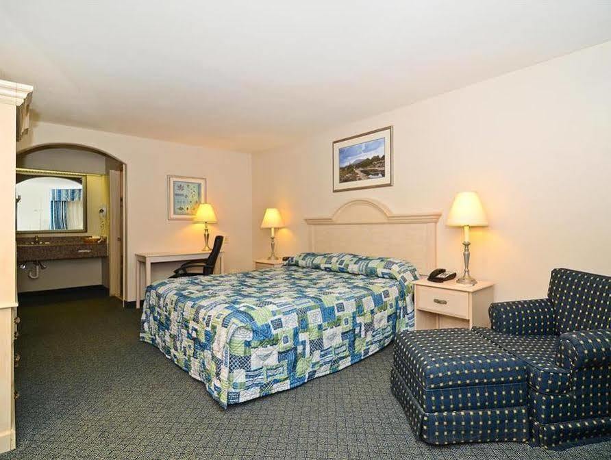 Americas Best Value Inn West Columbia Екстериор снимка