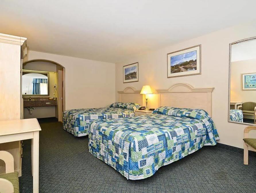 Americas Best Value Inn West Columbia Екстериор снимка